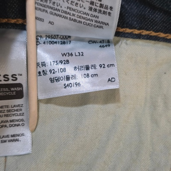 Levi 502 Jeans Mens 36X31 Blue Denim Regular Taper Straight 5 Pocket
 Zipper Fly - Picture 7 of 12